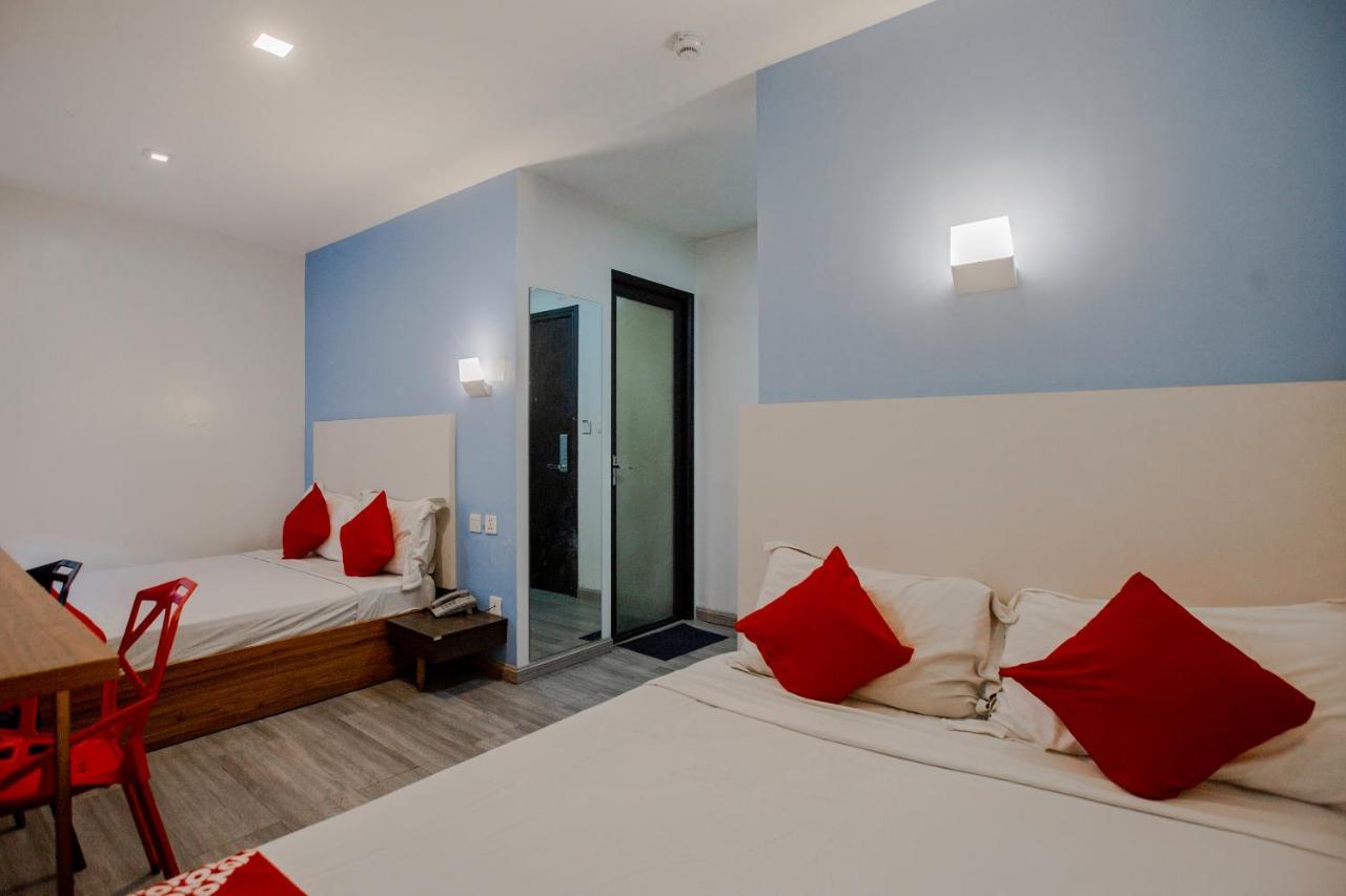 Oyo 666 Mc Hotel Fairview Quezon City Exterior photo